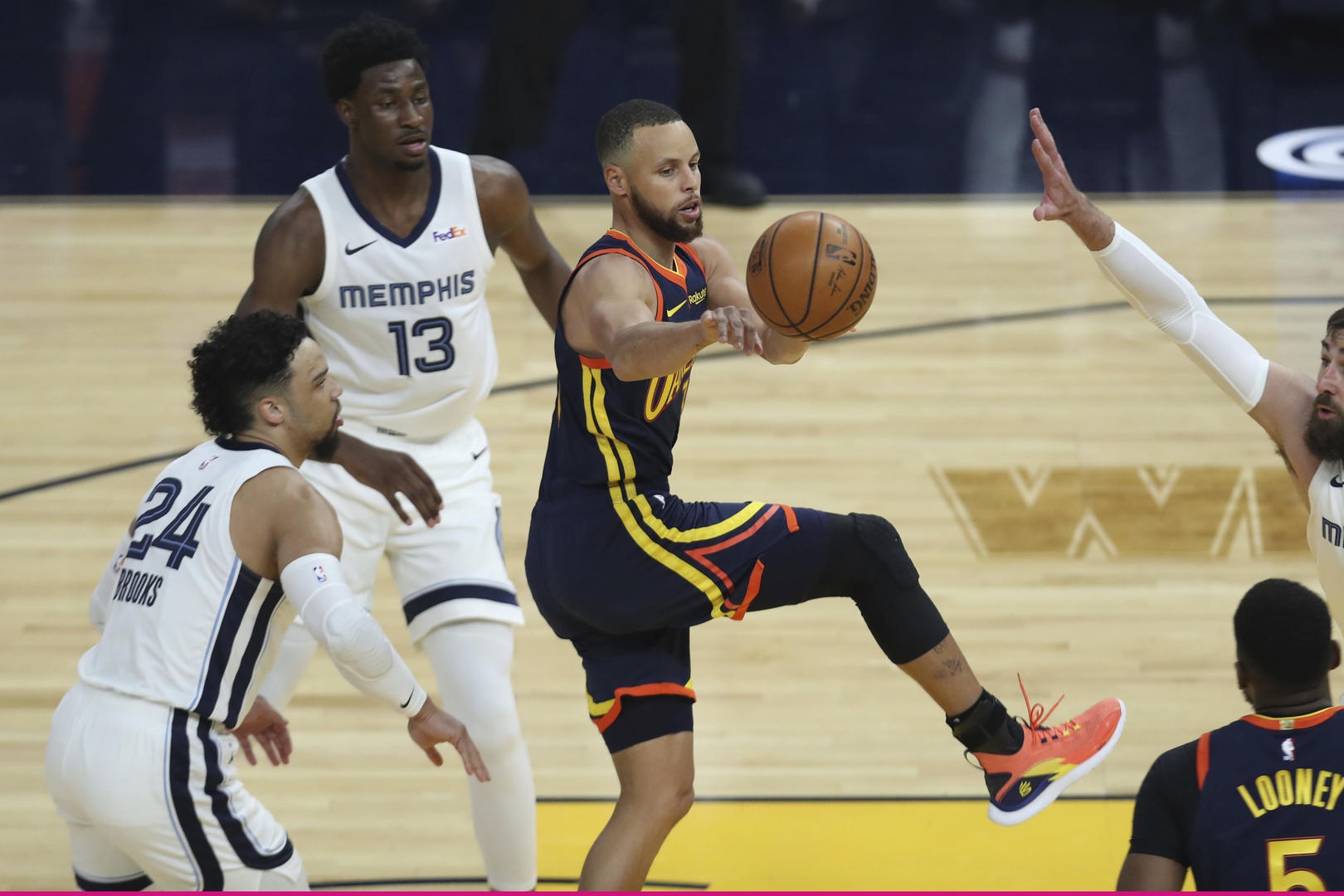 MK体育-NBA季后赛即将打响，各支球队备战