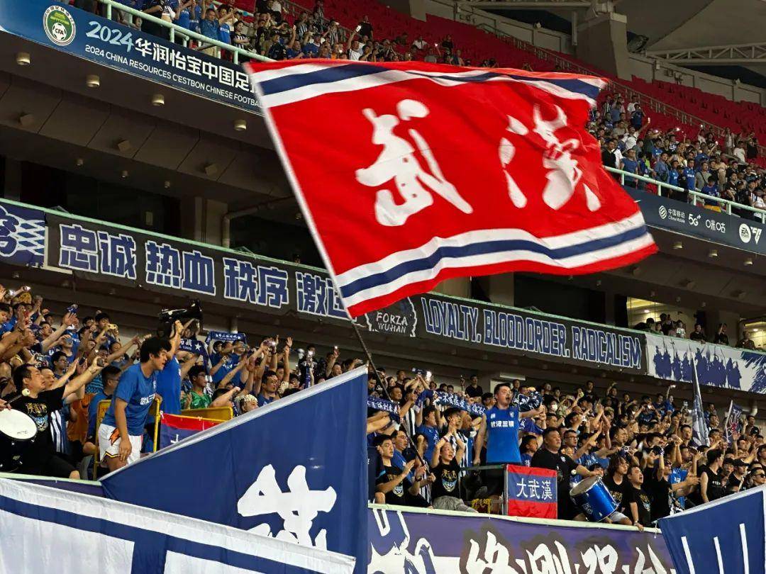 MK体育-比分悬殊！球队轻松取得胜利
