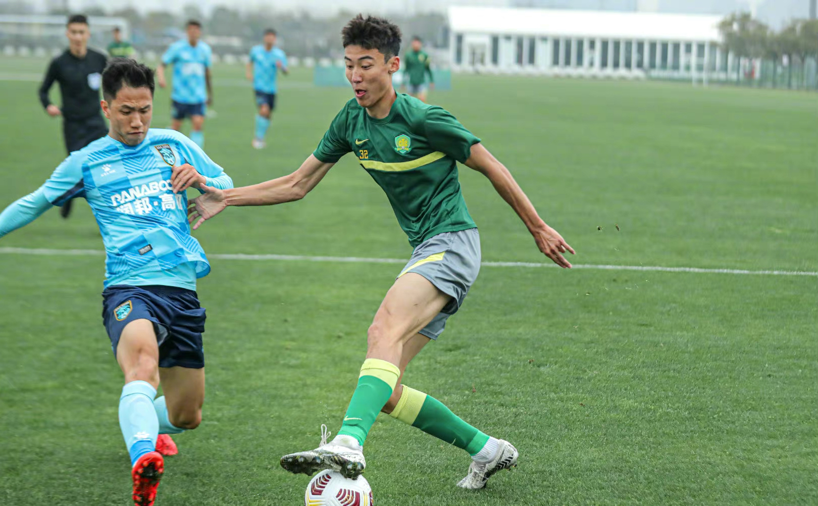 MK体育-国安主场大胜泰达，雄风再起稳坐积分榜首位