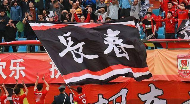 MK体育-亚洲联赛新赛季对阵激烈，胜者勇夺胜利之巅