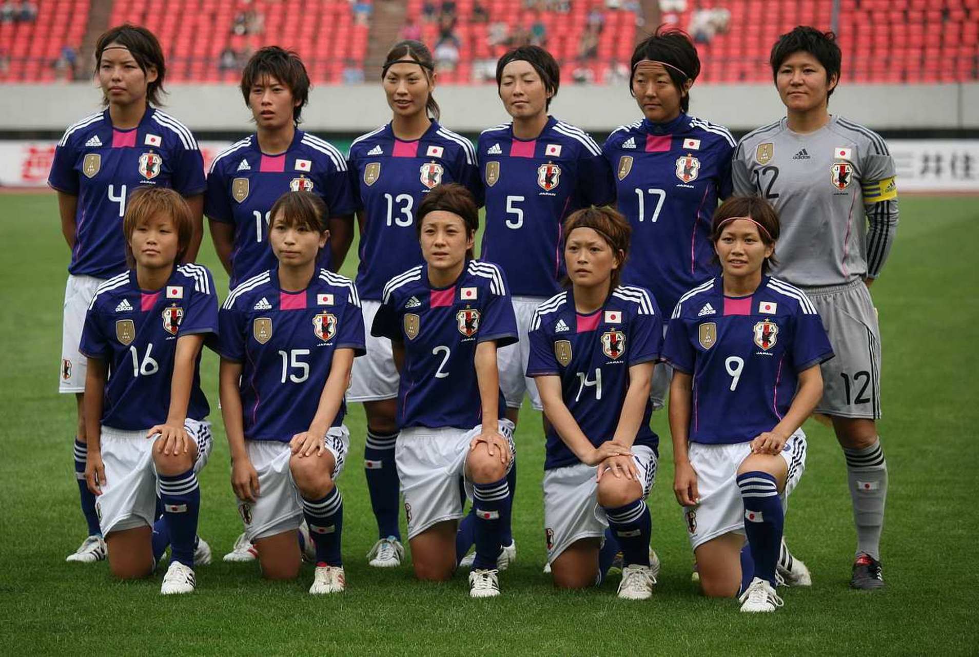 日本女足队员精湛技艺，成功进军四强